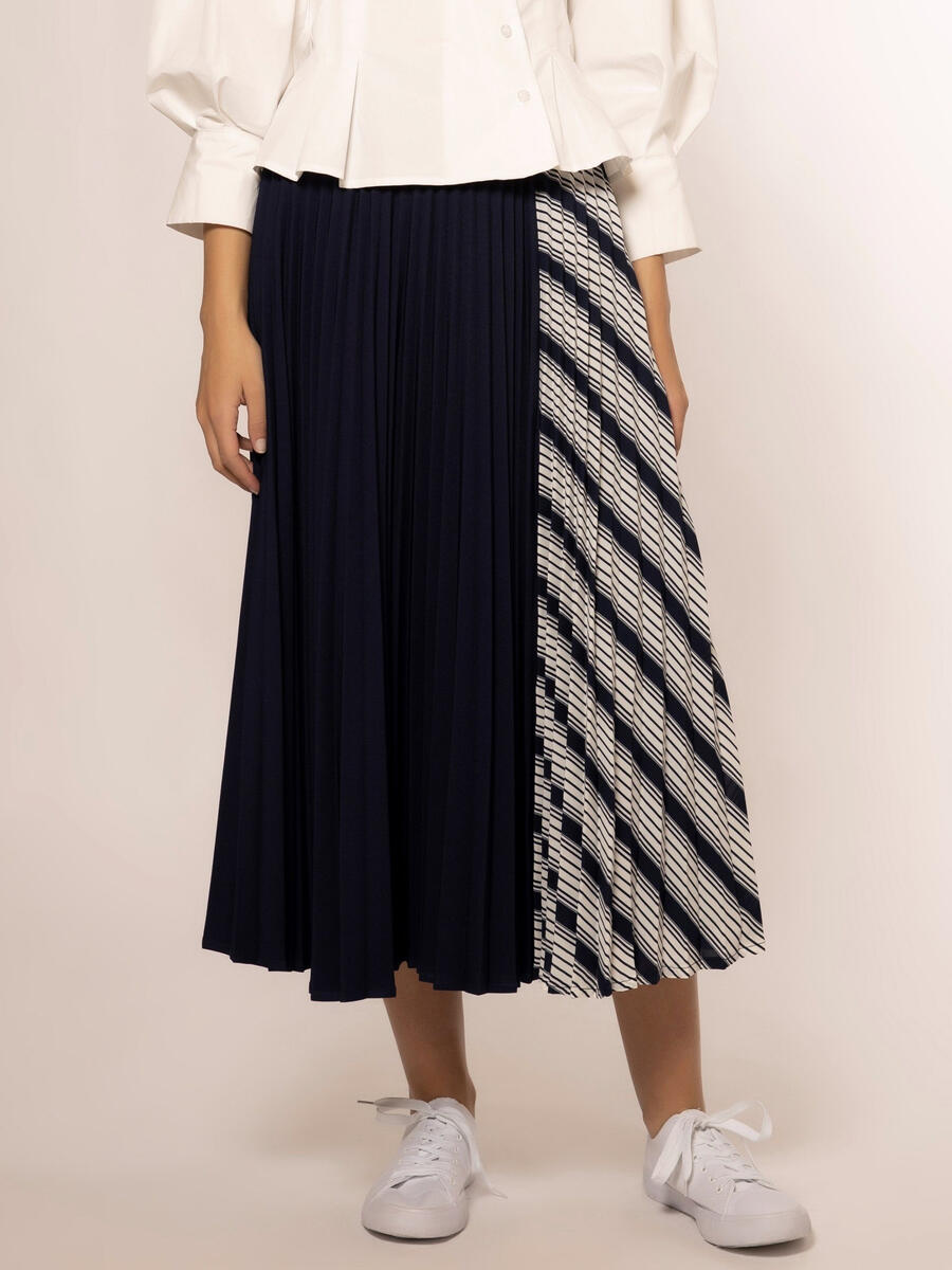 GRACIA FASHION LADIES APPAREL - Side Stripe Point Elastic Band Pleats Skirt