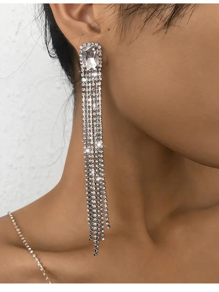 Markey (Faire) - Claw Chain Tassel Rhinestone Drop Earring