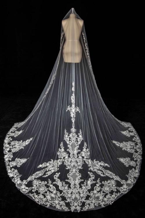 Cathedtal Mantilla 144
